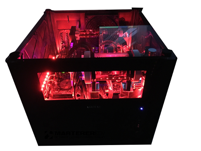 Gaming von vorne oben Nacht klein – handgefertigtes System von Marterer EDV