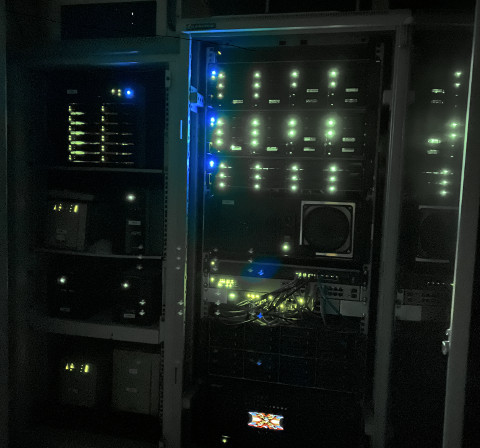 Serverschränke und Servercluster von m-edv